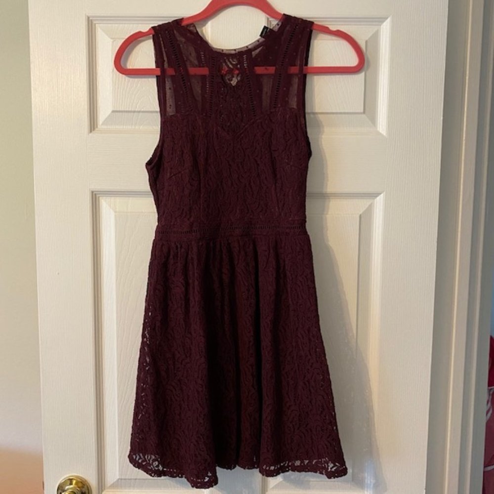 Forever 21 Maroon lace dress. Size SMALL